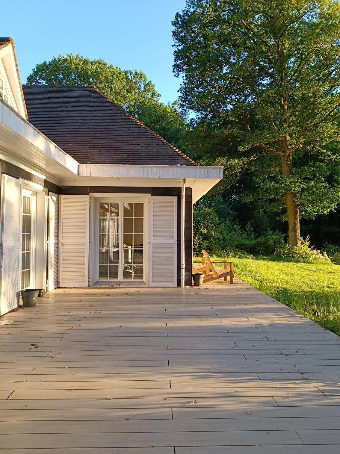 Holiday home Maison Canadienne Dans La Foret Tourville-sur-Pont-Audemer